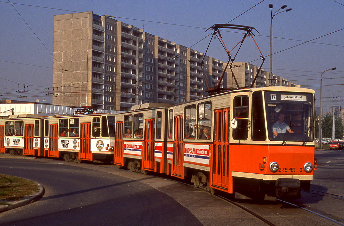Berlin 219 181 + 219 182, Allee der Kosmonauten, Rhinstraße, 10.10.1991.
