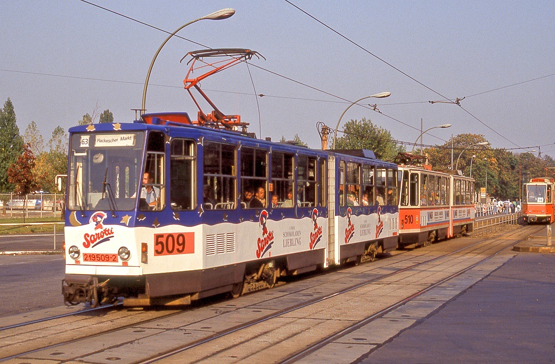 Berlin 219 509 + 219 510, Hohenschönhausen, 10.10.1991.

