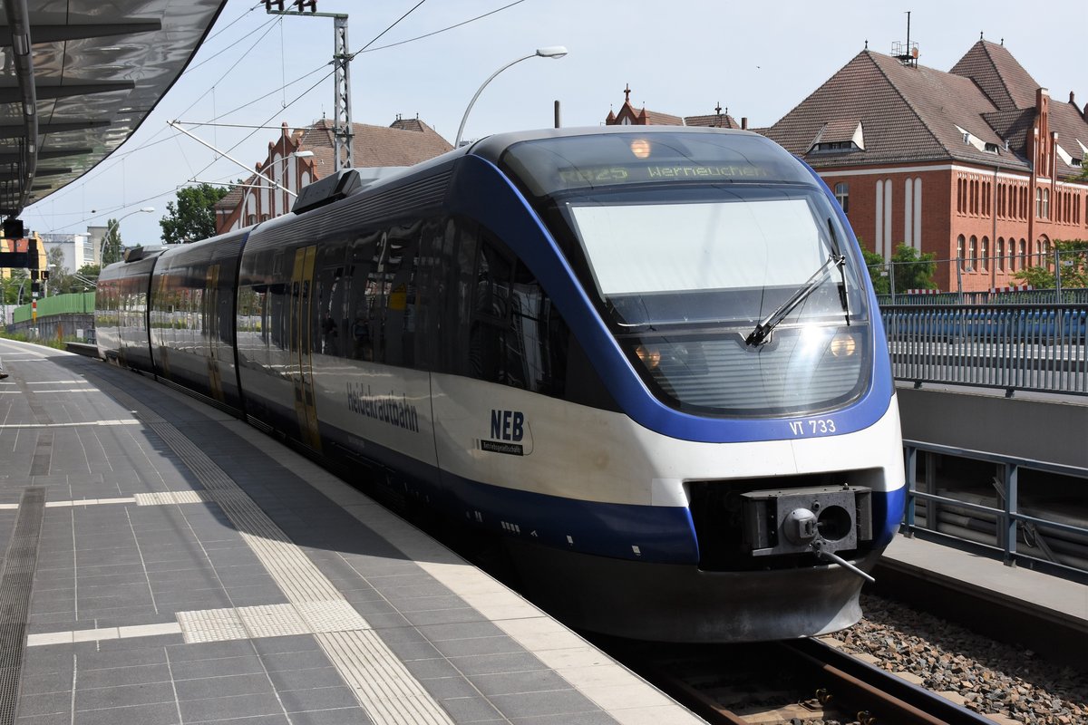 BERLIN, 22.06.2017, VT 733 der NEB als RB25 nach Werneuchen im Bahnhof Berlin Ostkreuz; dieser Zug fuhr vor wenigen Minuten als RB12 von Templin Stadt ein