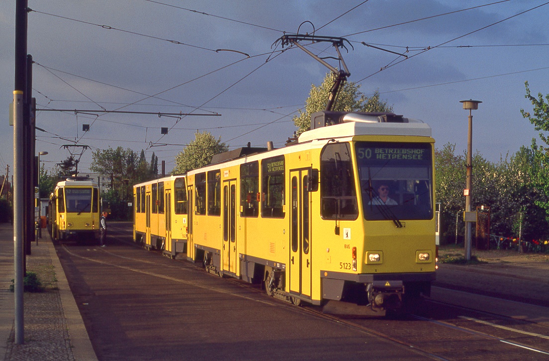 Berlin 5123 + 5523, Björnson Straße, 28.04.1999.
