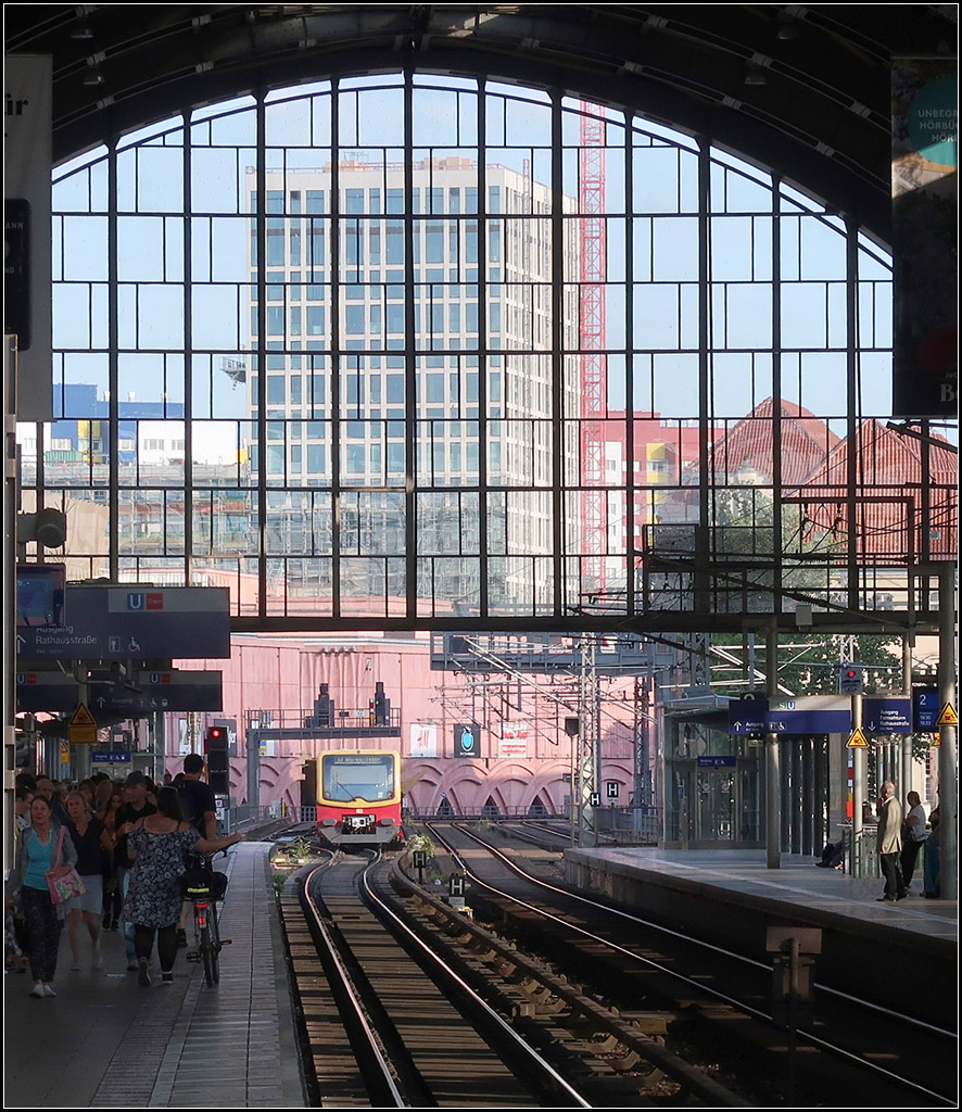 Berlin Alexanderplatz -

21.08.2019 (M)