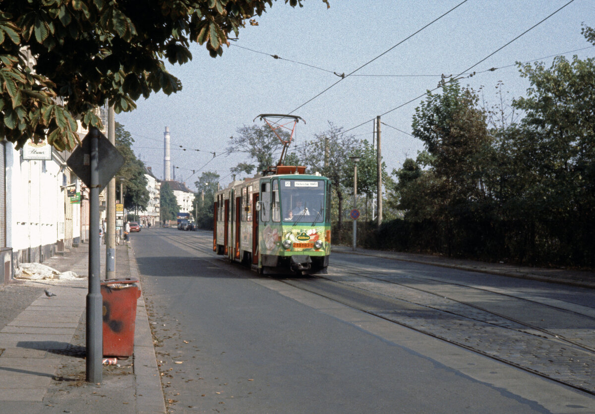 Berlin BVB SL 20 (KT4D 219 183-5 (CKD 1980)) Lichtenberg, Gudrunstraße am 6. Oktober 1991. - Scan eines Diapositivs. Kamera: Leica CL.