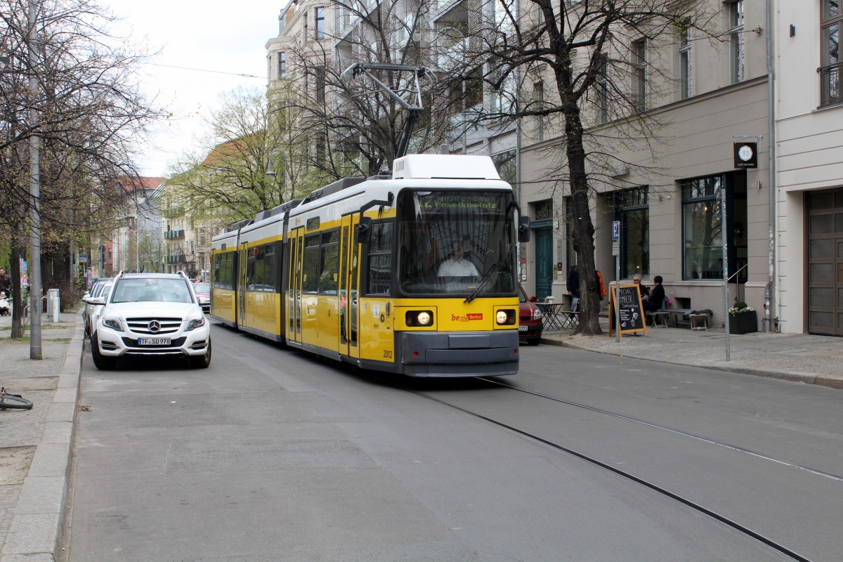 Berlin BVG SL 12 (Adtranz GT6-98ZR 2012) Mitte, Kleine Präsidentenstraße am 19. April 2015.