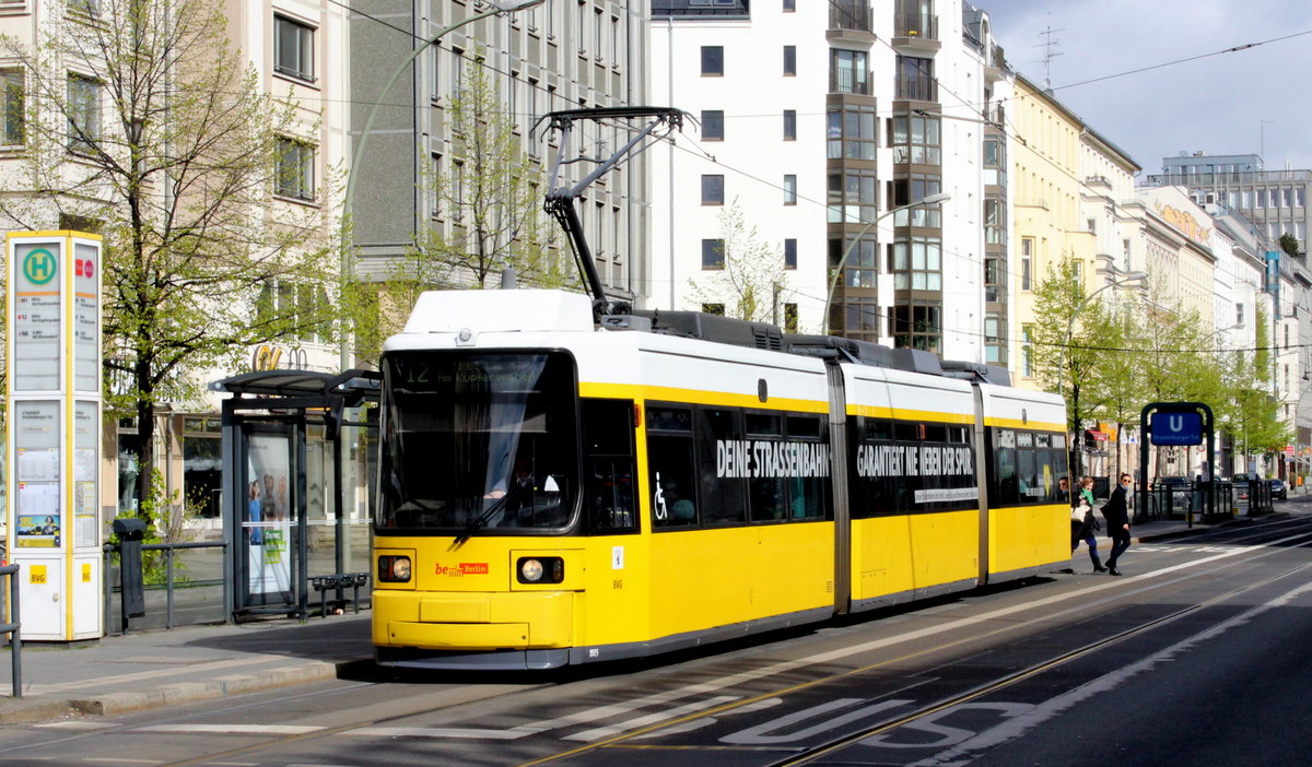 Berlin BVG SL 12 (GT6-94 1005) Mitte, Friedrichstraße (Hst. Oranienburger Tor) am 24. April 2016.