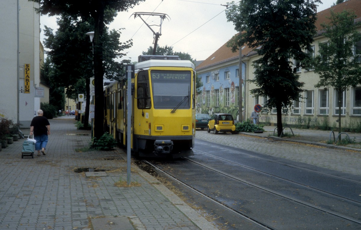 Berlin BVG SL 63 (T6A2 5177) Winkelmannstrasse / Haeckelstrasse im Juli 2005.