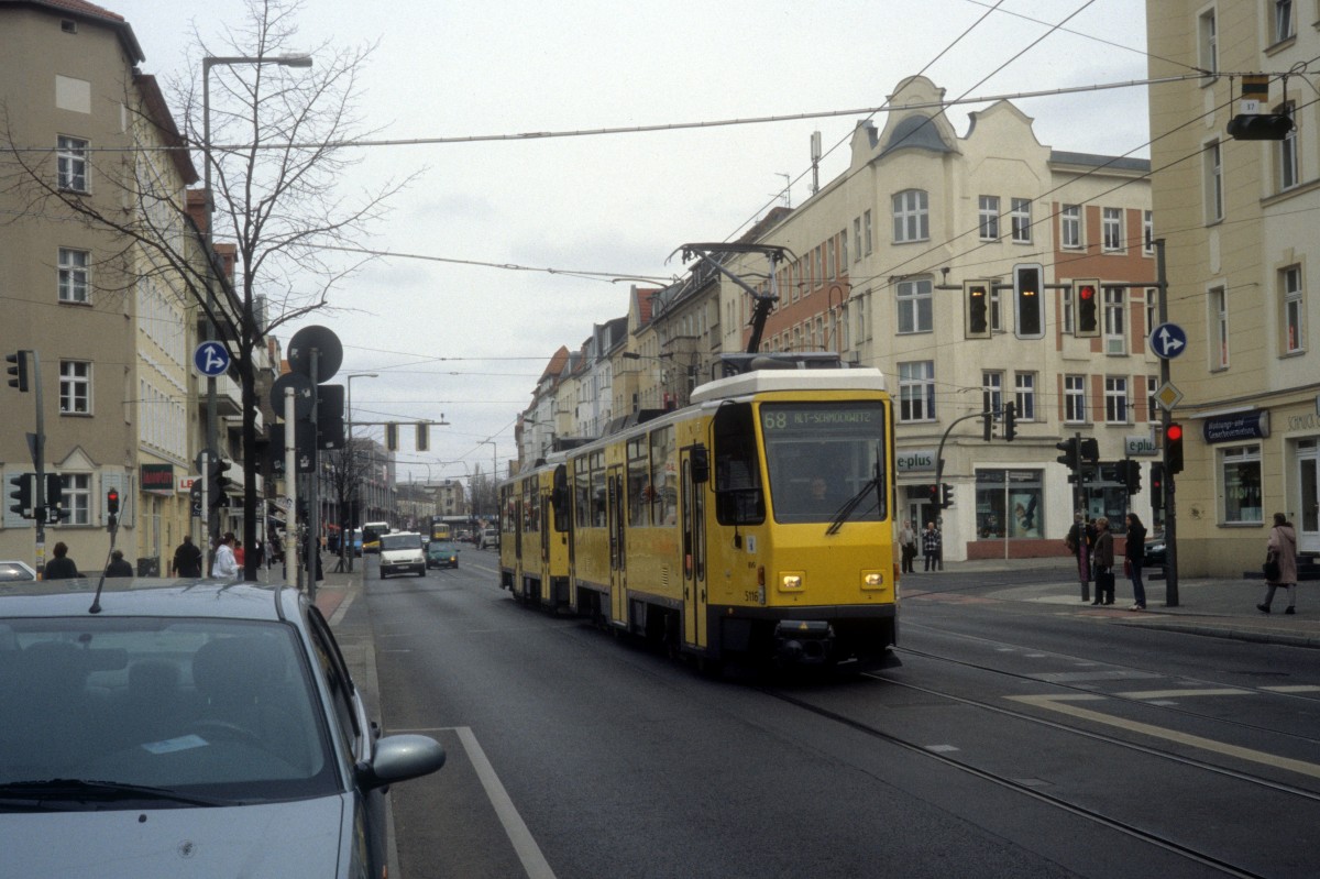Berlin BVG SL 68 (T6A2 5116) Köpenick, Bahnhofstrasse am 10. April 2006.