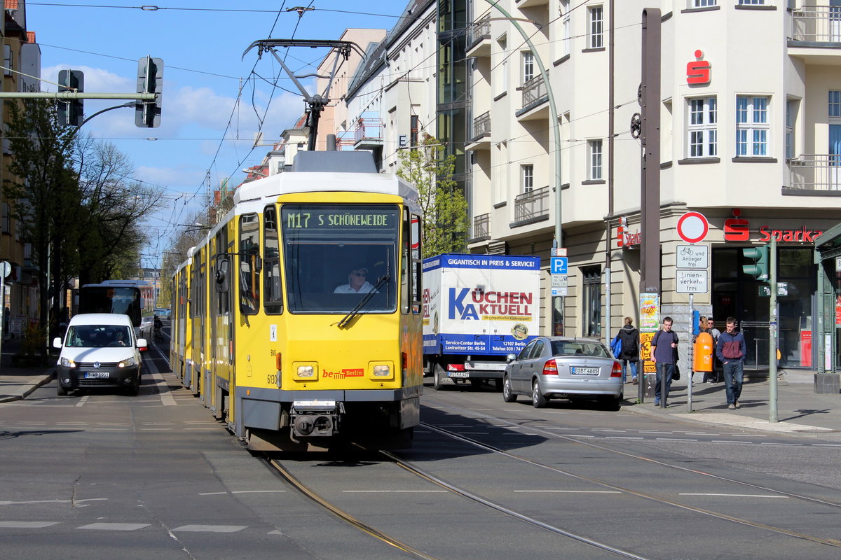 Berlin BVG SL M17 (KT4D 6130) Niederschöneweide, Brückenstraße / Schnellerstraße am 22. April 2016.