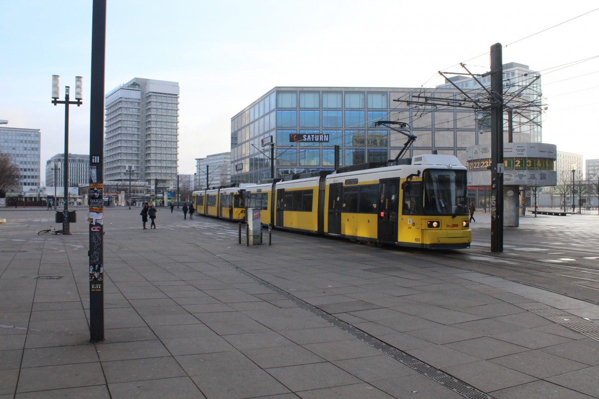 Berlin BVG SL M4 (AEG-GT6-94 1033) Alexanderplatz am 28. Februar 2015.