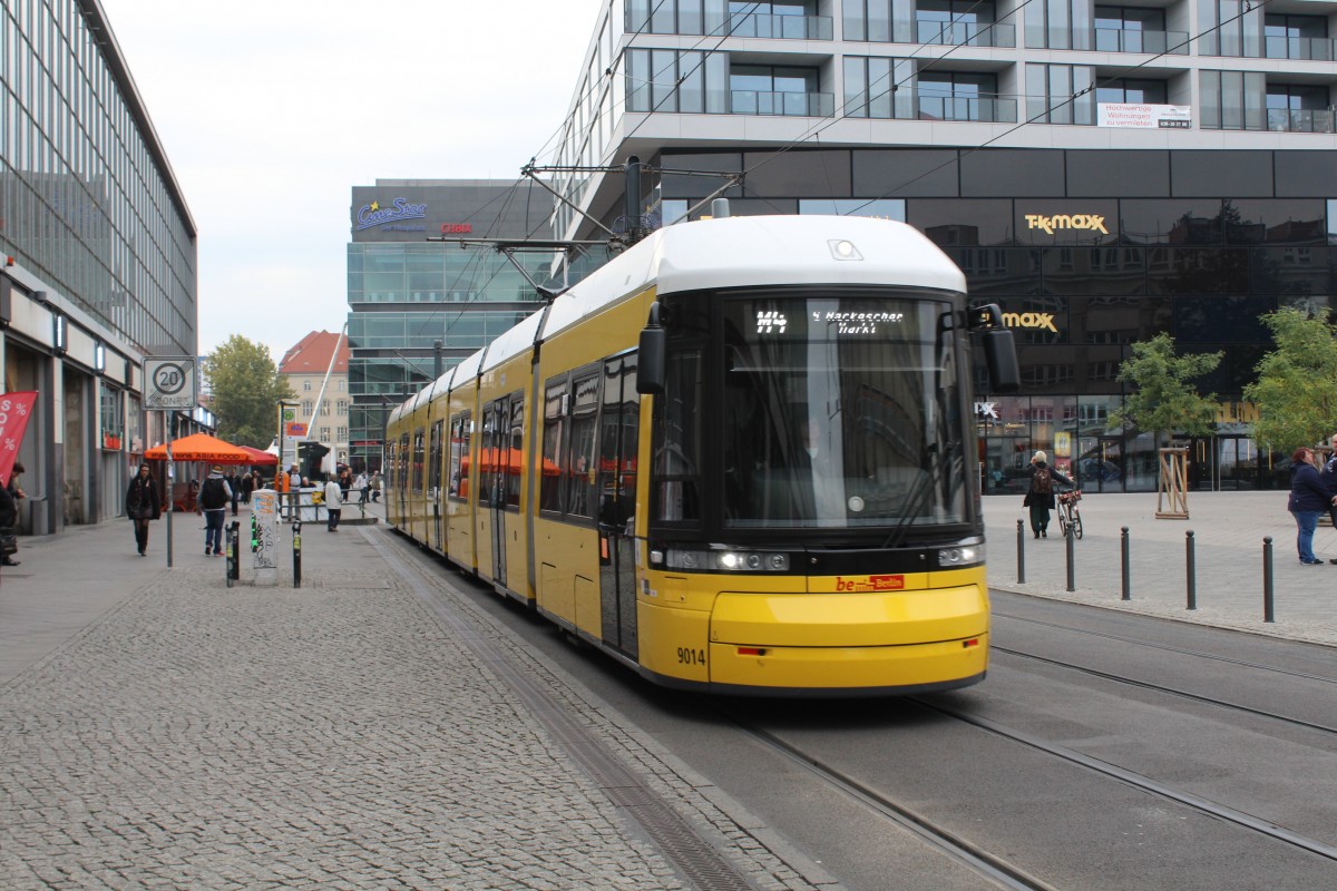 Berlin BVG SL M4 (Bombardier-GT8-11ZRL 9014) Mitte, Gontardstrasse am 16. Oktober 2014.