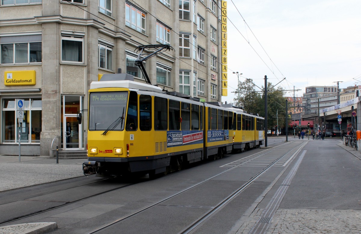 Berlin BVG SL M4 (KT4D) Mitte, Gontardstrasse am 16. Oktober 2014.