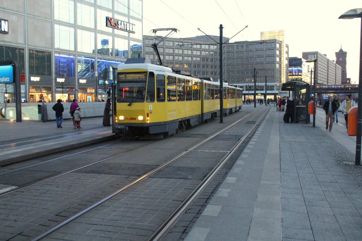 Berlin BVG SL M5 (KT4D) Alexanderplatz am 28. Februar 2015.
