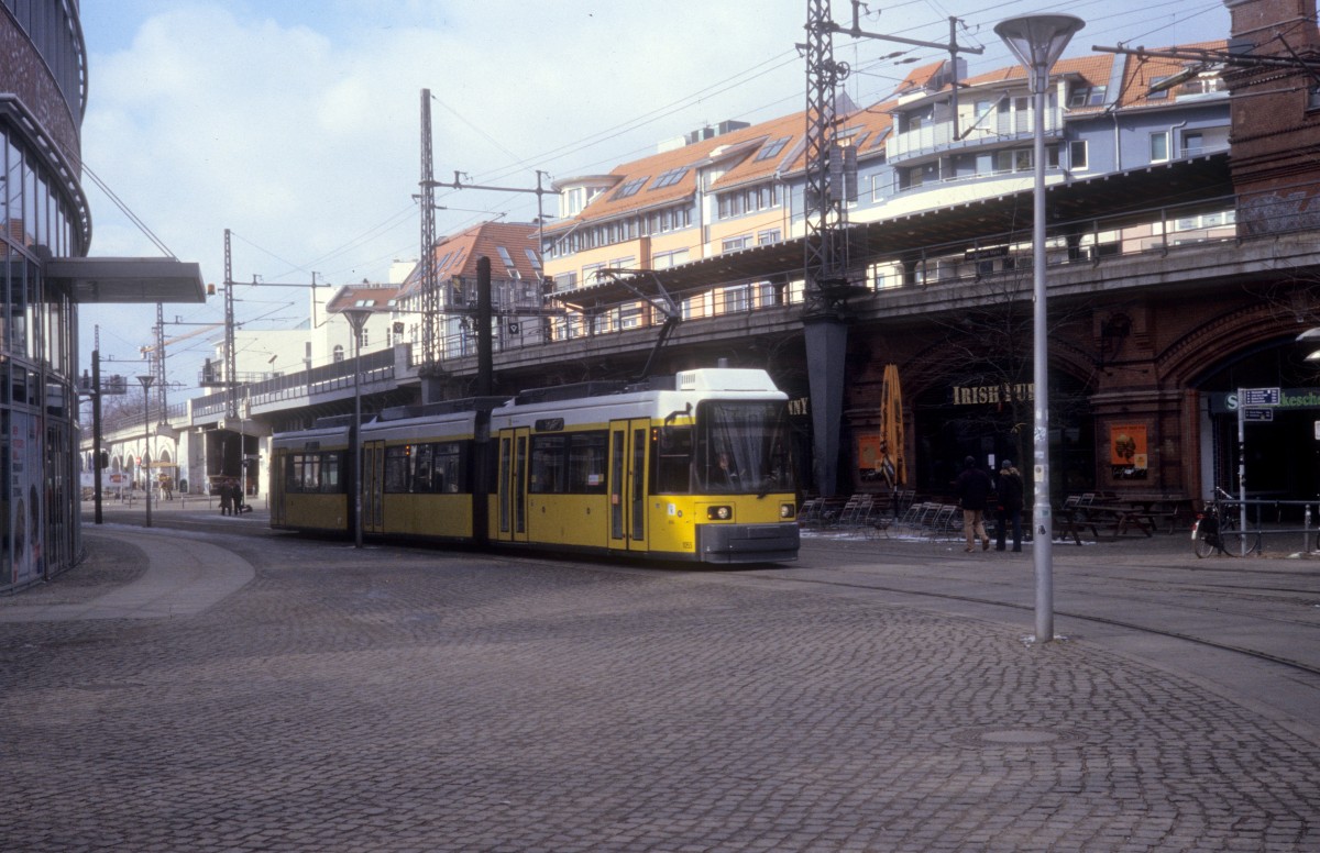 Berlin BVG SL M6 (AEG-GT6-94 1055) Henriette-Herz-Platz im M�rz 2006.