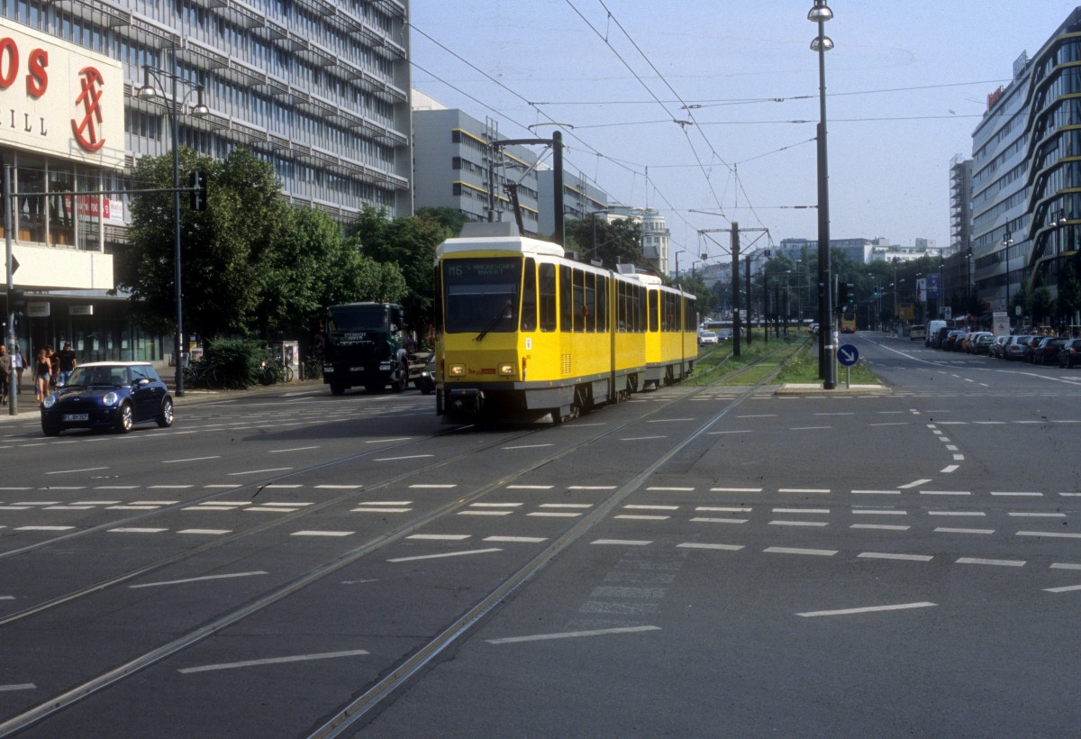 Berlin BVG SL M6 (KT4D) Karl-Liebknecht-Strasse / Memhardstrasse / Alexanderstrasse am 26. Juli 2012.