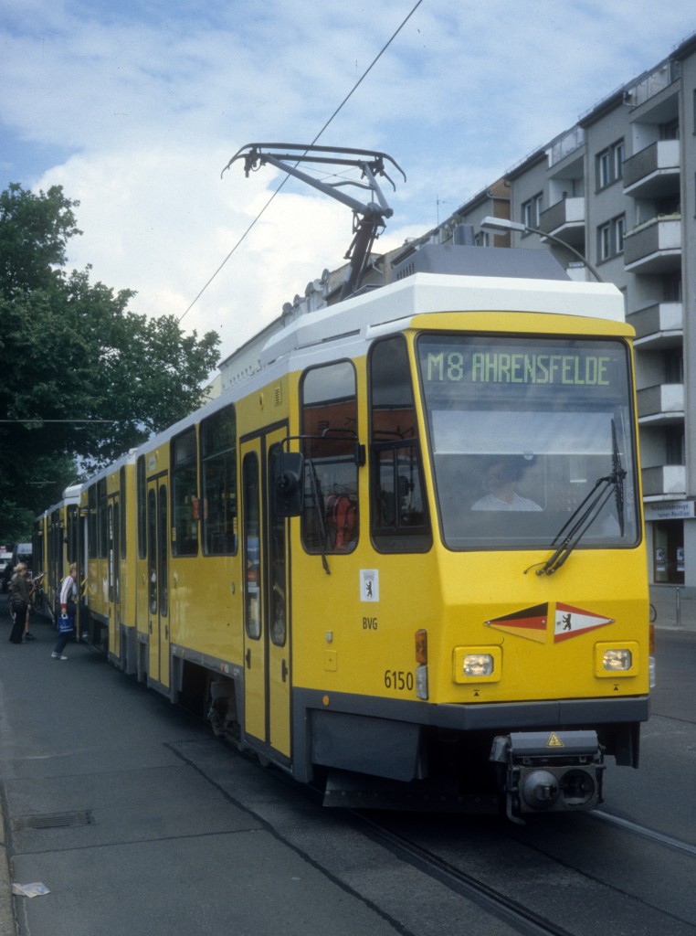 Berlin BVG SL M8 (KT4D 6150) Chausseestrasse im Juli 2005.