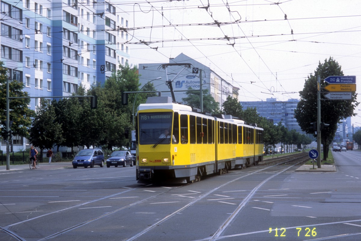 Berlin BVG SL M8 (KT4D) Landsberger Allee / Petersburger Strasse am 26. Juli 2012.