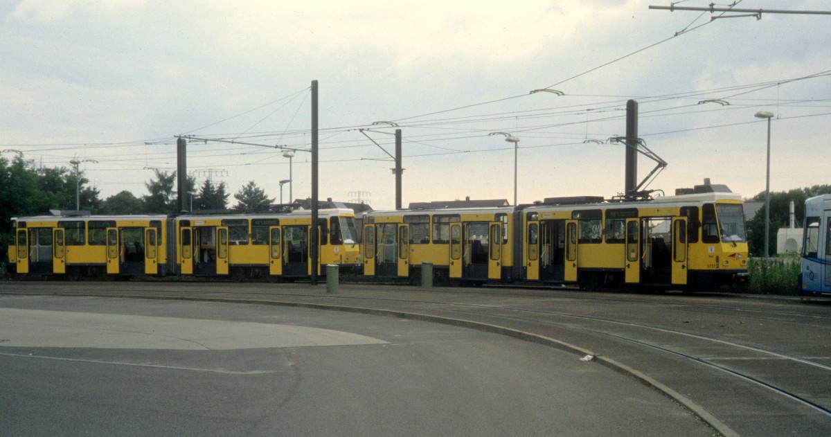 Berlin BVG SL M8 (KT4D 6137+6173) Ahrensfelde im Juli 2005.