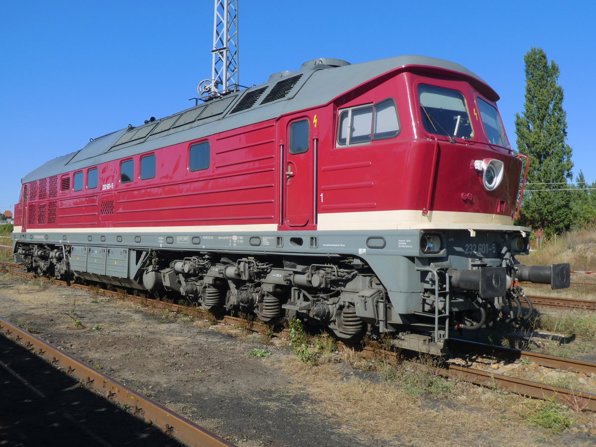 Berlin, Eisenbahnfest im ex Bw Schöneweide, 22.9.2019: Als weitere Gastlok war 232 601-5 in originalgetreuer Reichsbahn-Farbgebung zu sehen.