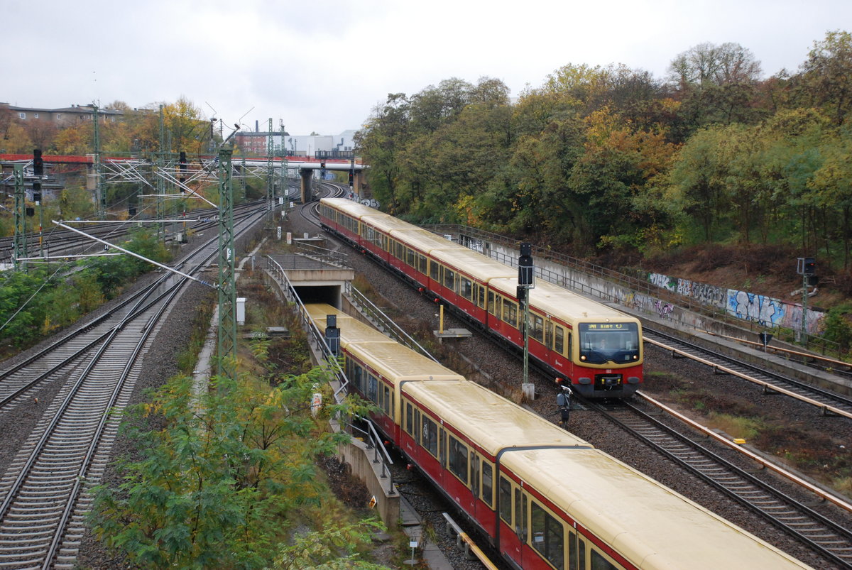 Berlin-Gesundbrunnen - Blick von der Brücke Badstraße nach Westen (27.10.2008).