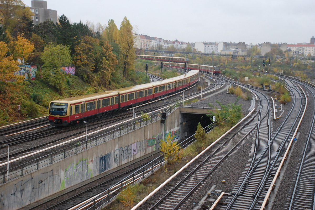 Berlin-Gesundbrunnen - Blick von der Brücke Swinemünder Straße in Richtung Osten (27.10.2008).