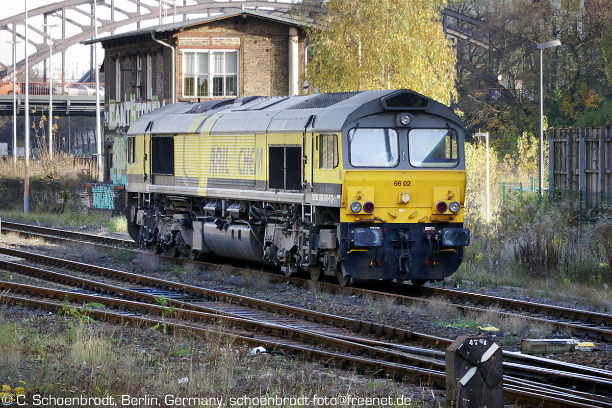 Berlin, Hermannstrae,  Rail 4 Chem  Class 66 Diesellok 66 02 (92 80 1266 030-6), 2013,11,14