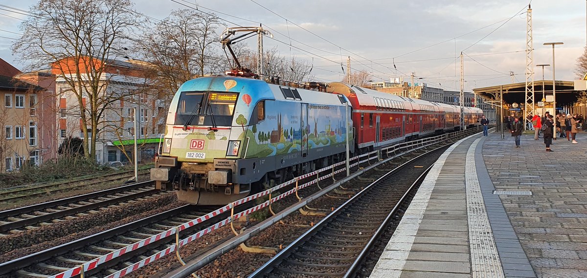 Berlin Köpenick im Februar 2020. Die RE 1 Richtung Berlin