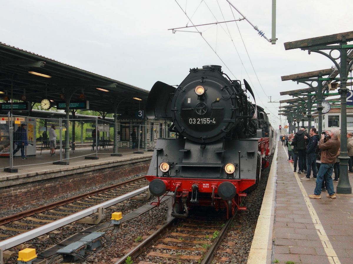 Berlin Schöneweide am 13. Mai 2017, Einfahrt 03 2155-4 zur Weiterfahrt nach Templin über Zehdenick nach Templin.