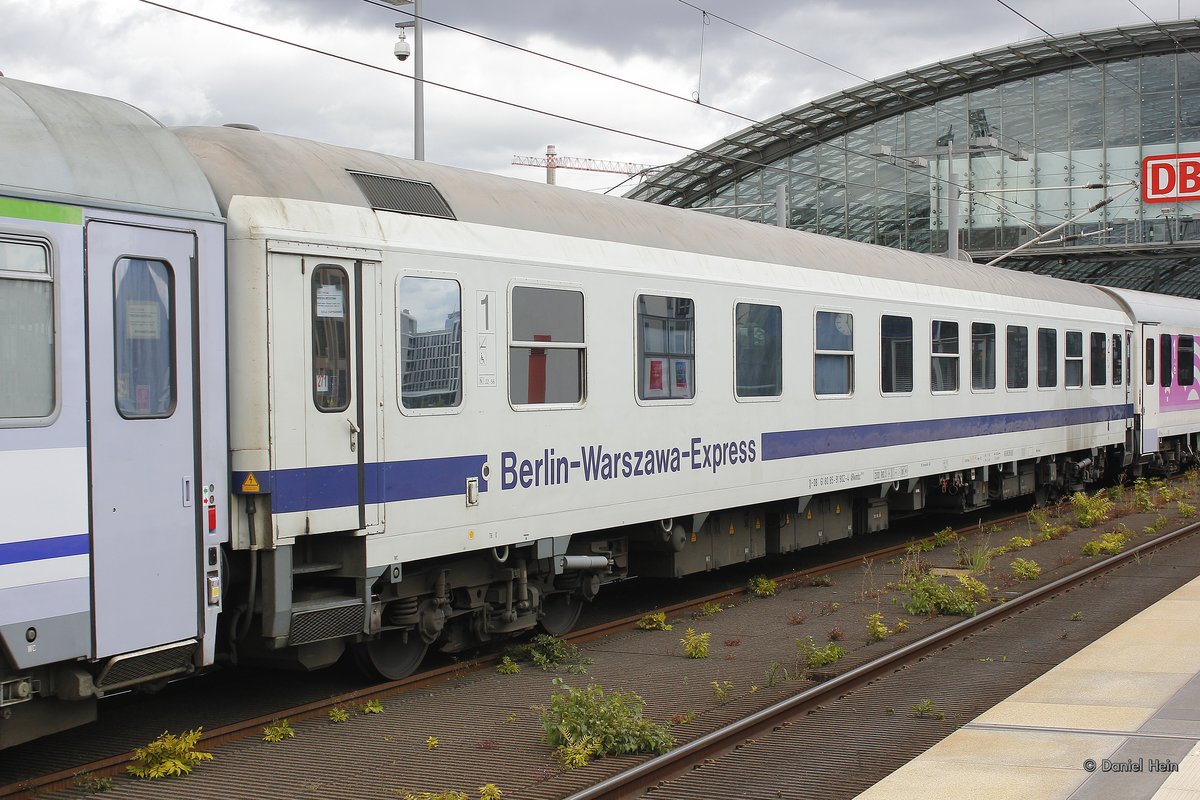 Berlin-Warszawa Expresswaggon in Berlin Hbf, August 2016.