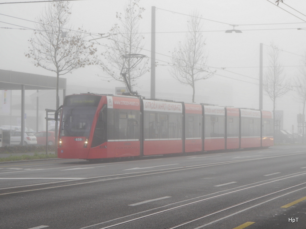 Bern Mobil - Bern im Nebel mit dem Tram Be 6/8 656 unterwegs auf der Linie 9 kurz der End-Haltestelle Wankdorf am 22.11.2014