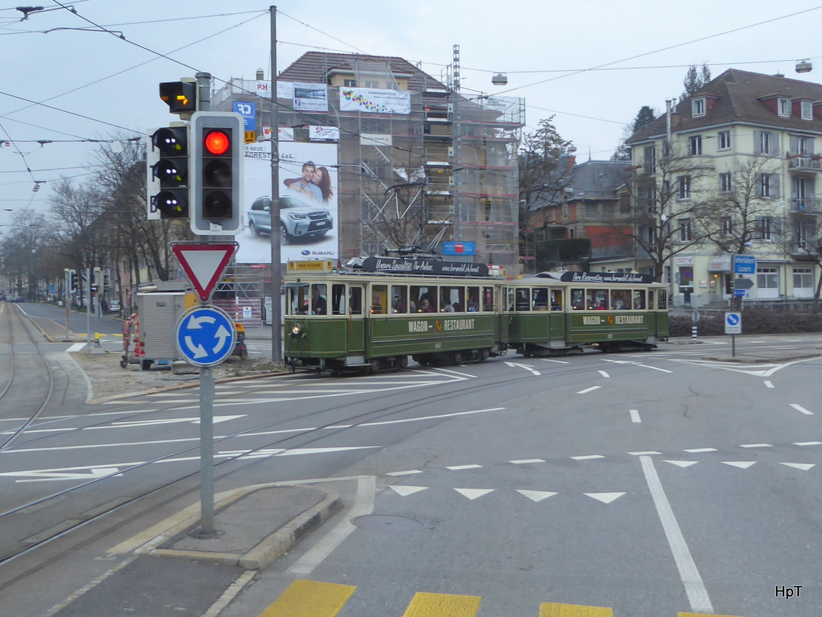 Bern Mobil - Schnappschuss einer Extrafahrt des Restaurant Tram Be 4/4 647 mit Beiwagen auf den Strassen der Stadt Bern am 12.03.2016