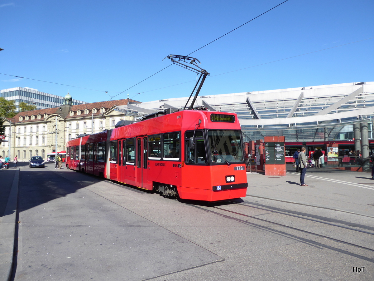 Bern Mobil - Tram 738 unterwegs auf der Linie 3 in der Stadt Bern am 15.09.2017