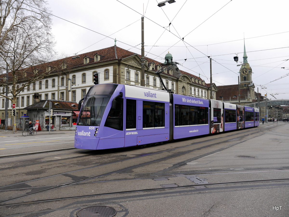 Bern Mobil - Tram Be 6/8 651 unterwegs auf der Linie 9 in Bern am 06.01.2018