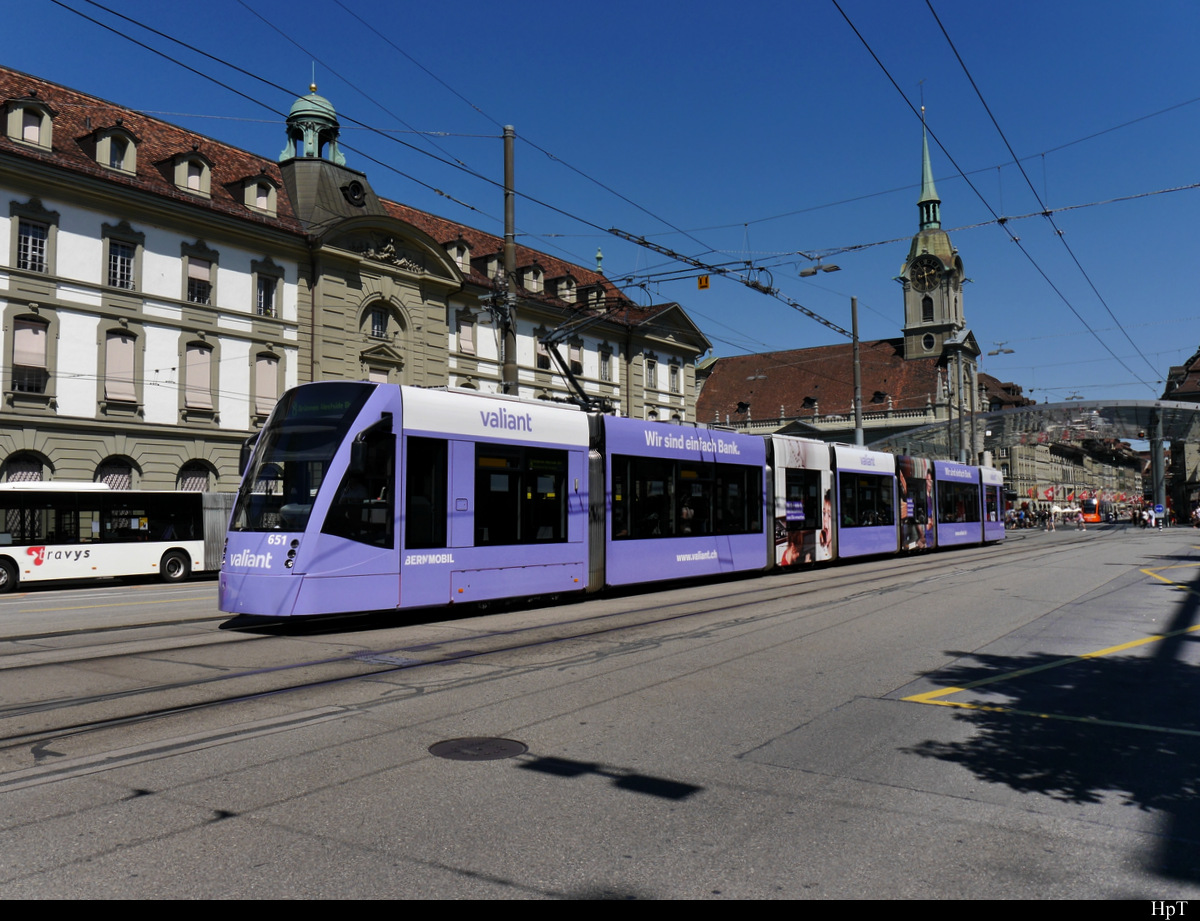 Bern Mobil - Tram  Be 6/8 651 unterwegs in der Stadt Bern am 08.08.2020