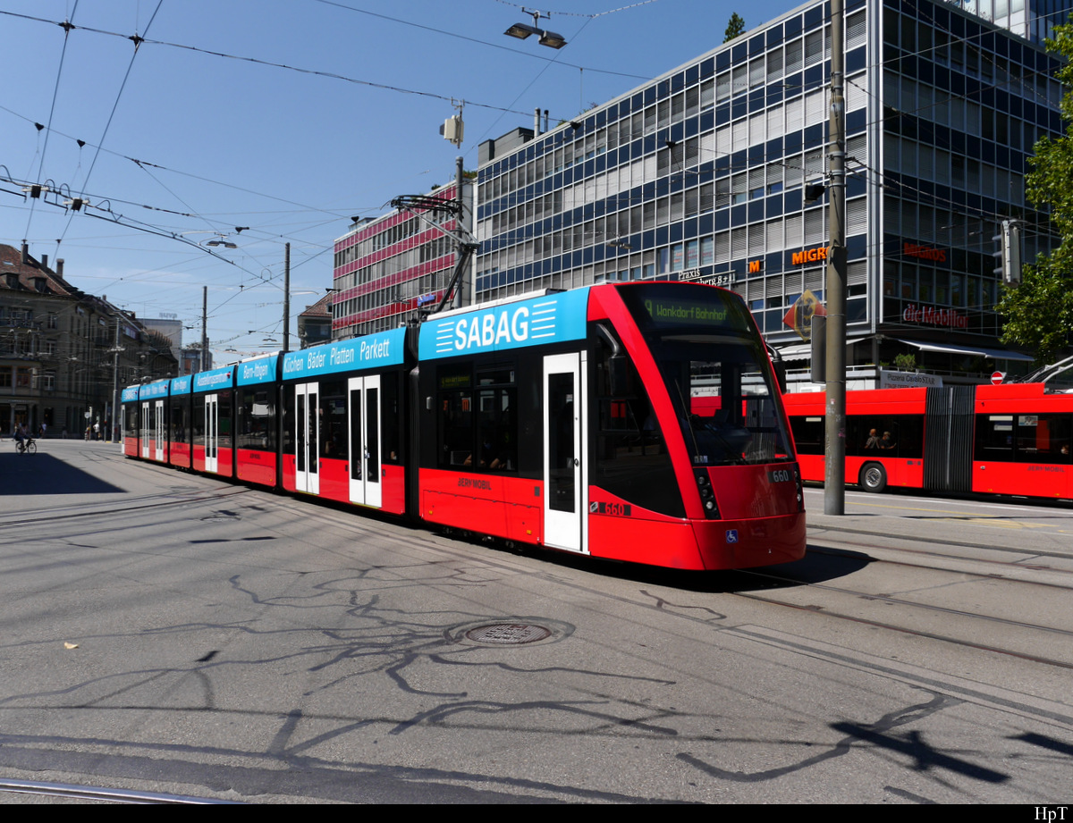 Bern Mobil - Tram Be 6/8 660 unterwegs in der Stadt Bern am 08.08.2020