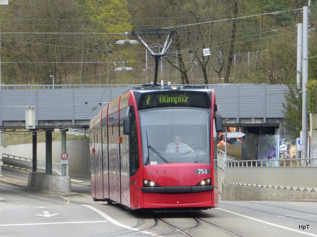 Bern Mobil - Tram Be 4/6  754 unterwegs auf der Linie 7 nach Bümpliz am 11.04.2015