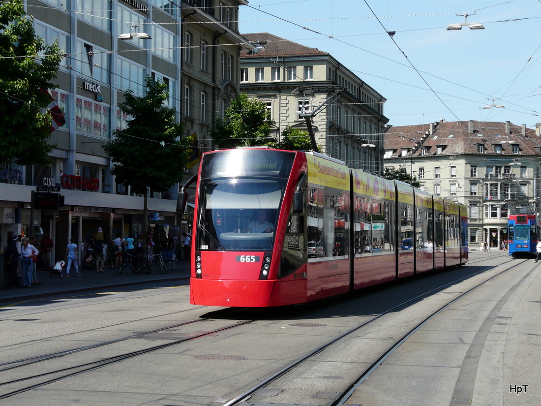 Bern mobil - Tram Be 6/8  665  unterwegs auf der Linie 9 in der Stadt Bern am 06.06.2015