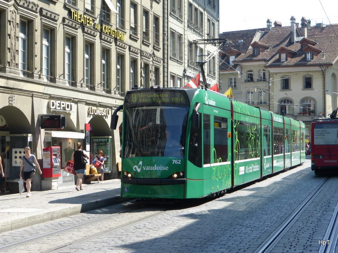 Bern mobil - Tram Be 6/8  762  unterwegs auf der Linie 8 in der Stadt Bern am 06.06.2015