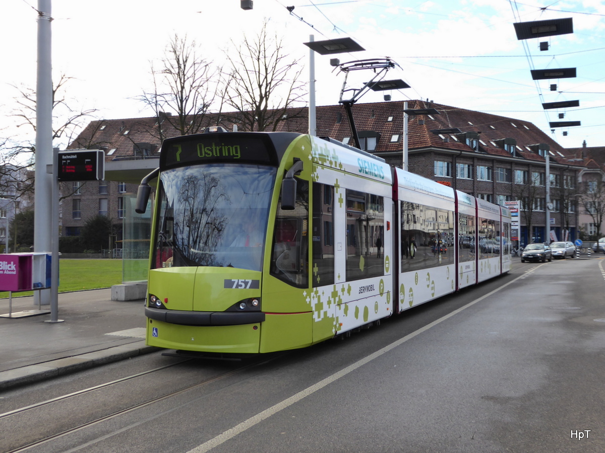 Bern Mobil - Tram Be 4/6  757 unterwegs auf der Linie 7 in Bümpliz am 24.12.2015
