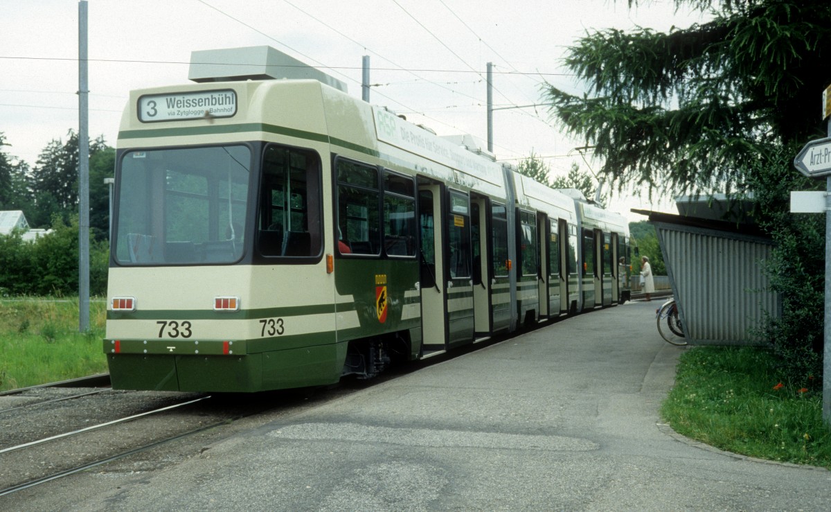 Bern SVB Tram 3 (ACMV/DÜWAG/ABB 4/8 733) Saali am 7. Juli 1990.