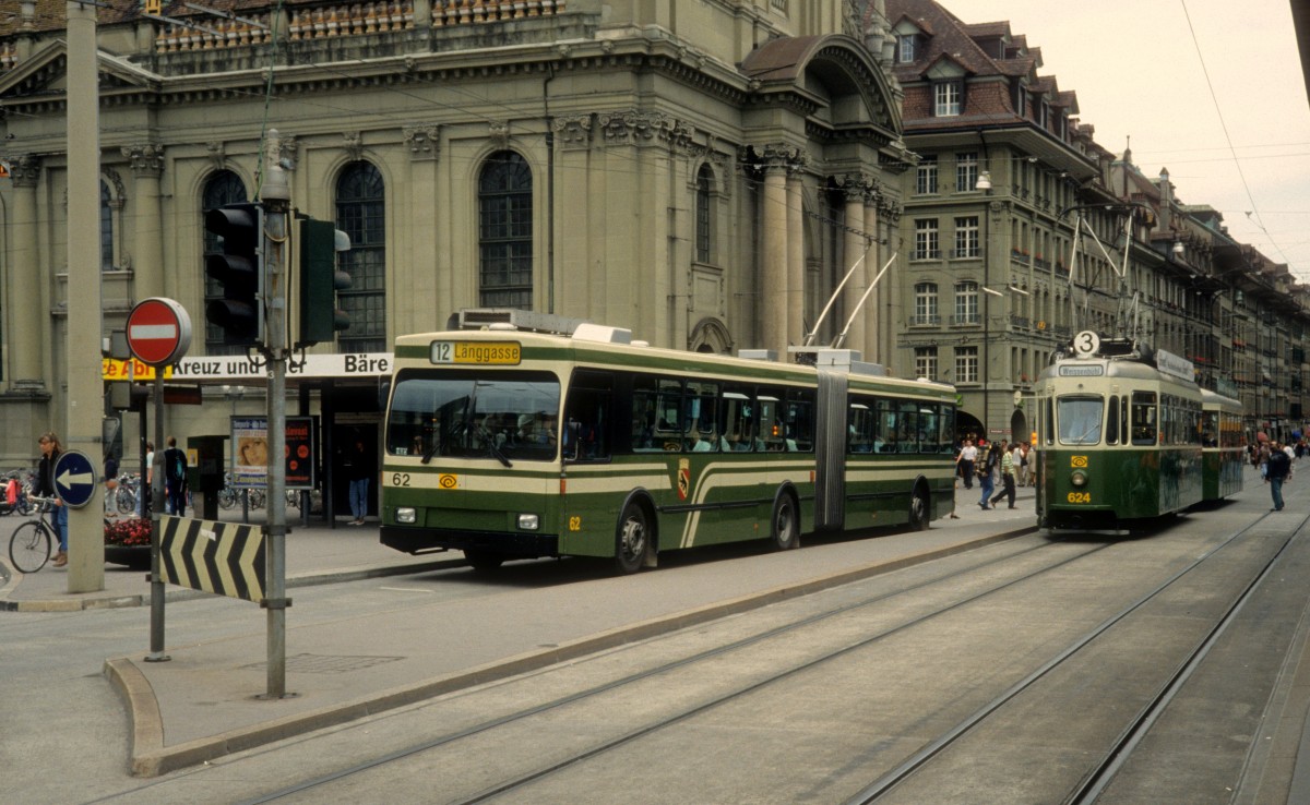 Bern SVB Tram 3 (Be 4/4 624) Bubenbergplatz am 7. Juli 1990.