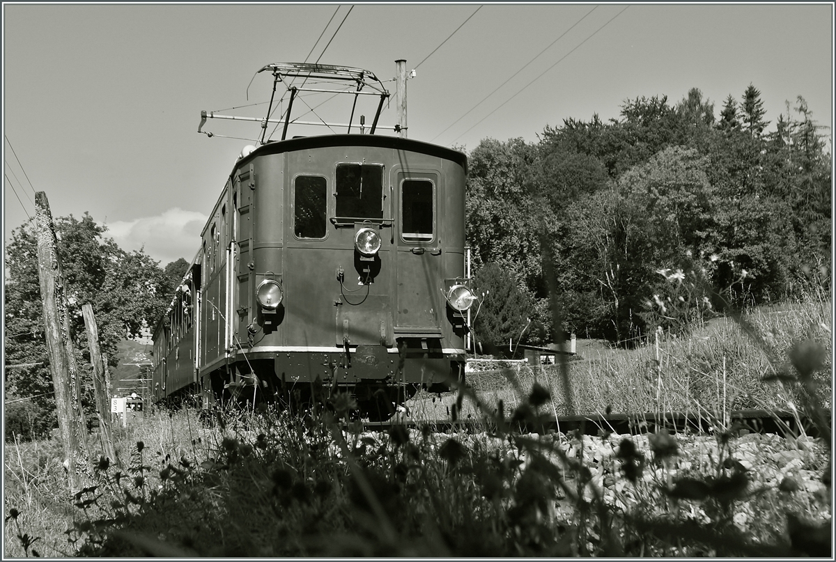  BERNE EN FETE  bei der Blonay Chamby Museumsbahn - die BOB HGe 3/3 N° 29, welche 1926 als letzte Lok den 1913/14 gelieferten an Vorgängerloks zur BOB kam, hat nun bei der B-C eine neuen Heimat gefunden. 
13. Sept. 2014 