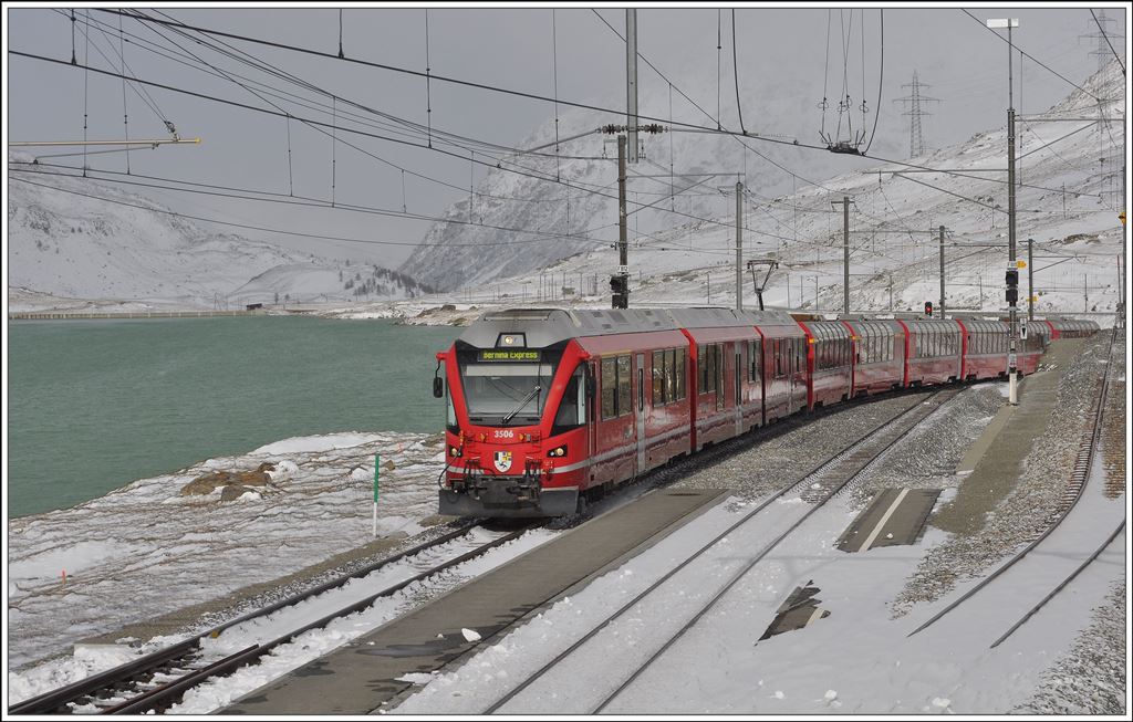 BerninaExpress 951 mit ABe 8/12 3506 in Ospizio Bernina. (23.10.2014)