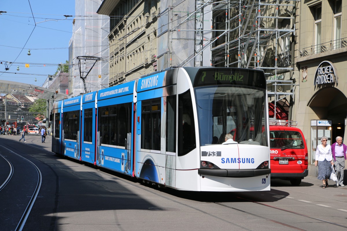 BERNMOBIL Combino 753 mit Samsung-Werbung kurz vorm Bahnhof Bern. 21.06.2014
