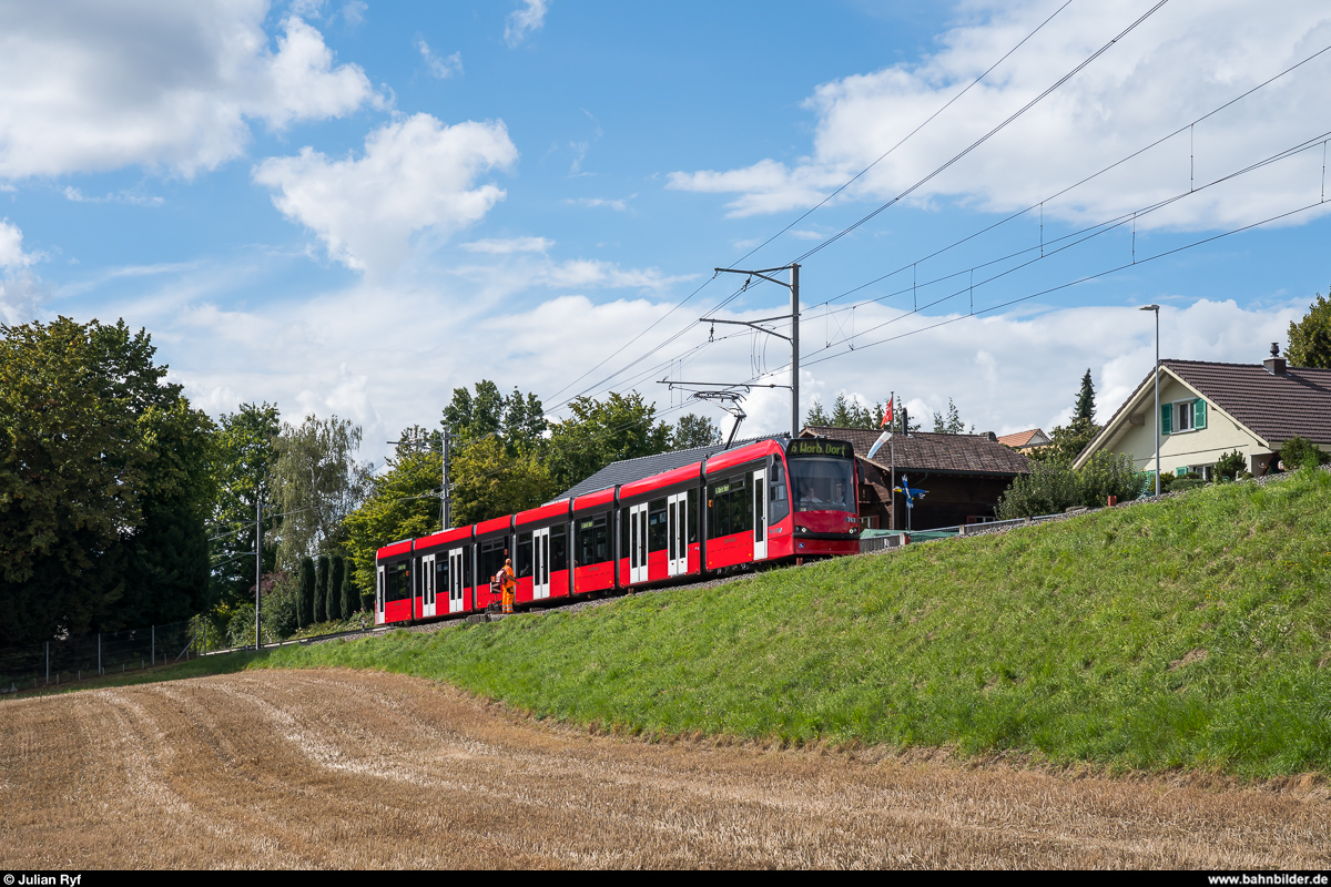BERNMOBIL Combino VL 763 am 1. September 2020 auf der Linie 6 bei Langenloh.