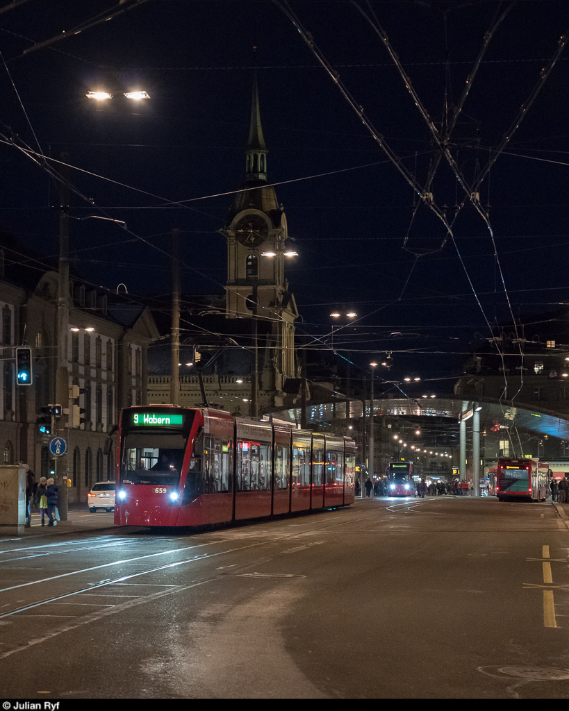 BERNMOBIL Combino XL Be 6/8 659 am 12. Januar 2019 unterwegs auf der Linie 9 nach Wabern auf dem Bubenbergplatz.