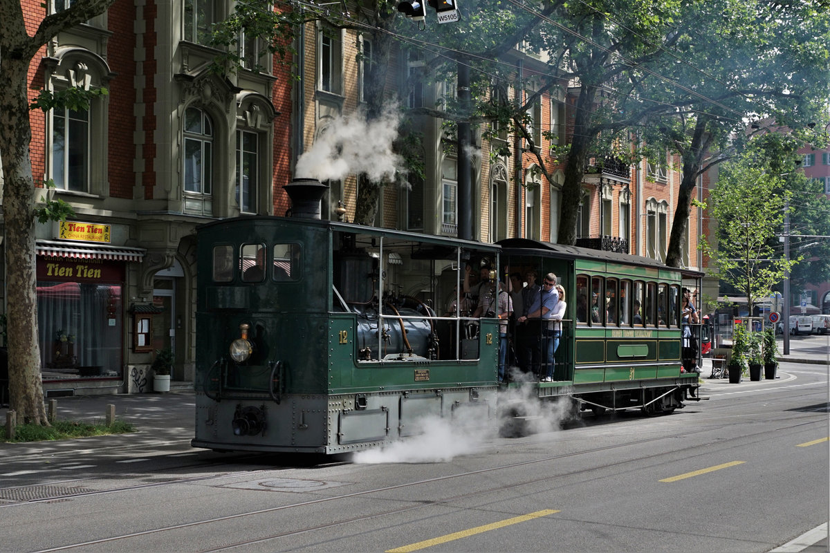 BERNMOBIL historique.
Die ersten öffentlichen Fahrten von BERNMOBIL historique fanden am 24. Juni 2018 statt.
Für die voll ausgebuchten Sonderfahrten standen folgende Fahrzeuge im Einsatz:

Be 8/8 (Nr.  719, Baujahr 1973)
Be 4/4 (Nr. 107, Baujahr 1947)
Dampftram (Nr. 12, Baujahr 1894)
Saurer-Autobus (Nr. 5, Baujahr 1924)
FBW Autobus  (Nr. 157, Baujahr 1965)

20 Oldtimer auf Schiene und Strasse
Die Sammlung der Stiftung BERNMOBIL historique umfasst insgesamt 20 Fahrzeuge: 10 Schienenfahrzeuge, 8 Autobusse sowie 2 Trolleybusse, darunter neben dem Dampftram auch das beliebte Waggon-Restaurant oder das Fondue-Tram. Sie dokumentieren alle wichtigen Epochen und Fahrzeugtypen des Nahverkehrs in der Stadt und Agglomeration Bern. Die Stiftung bündelt das Wissen wie auch die finanziellen und personellen Ressourcen, um die nostalgischen Fahrzeuge unterhalten und betreiben zu können. Die Form der Stiftung bietet Gewähr dafür, dass die Fahrzeuge langfristig als historisches Erbe der Stadt Bern erhalten bleiben.
Foto: Walter Ruetsch 