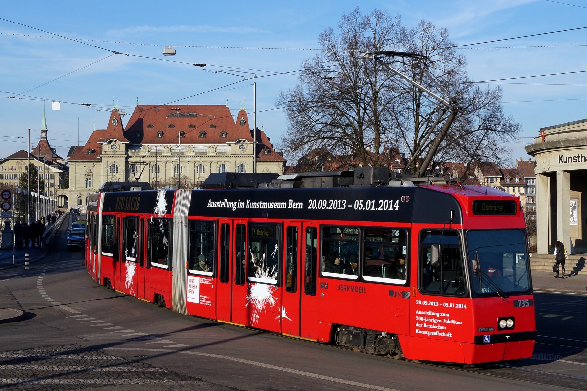 Bernmobil: Vevey-Tram Be 4/8 735 auf dem Helvetiaplatz am 18. Dezember 2013.
Foto: Walter Ruetsch