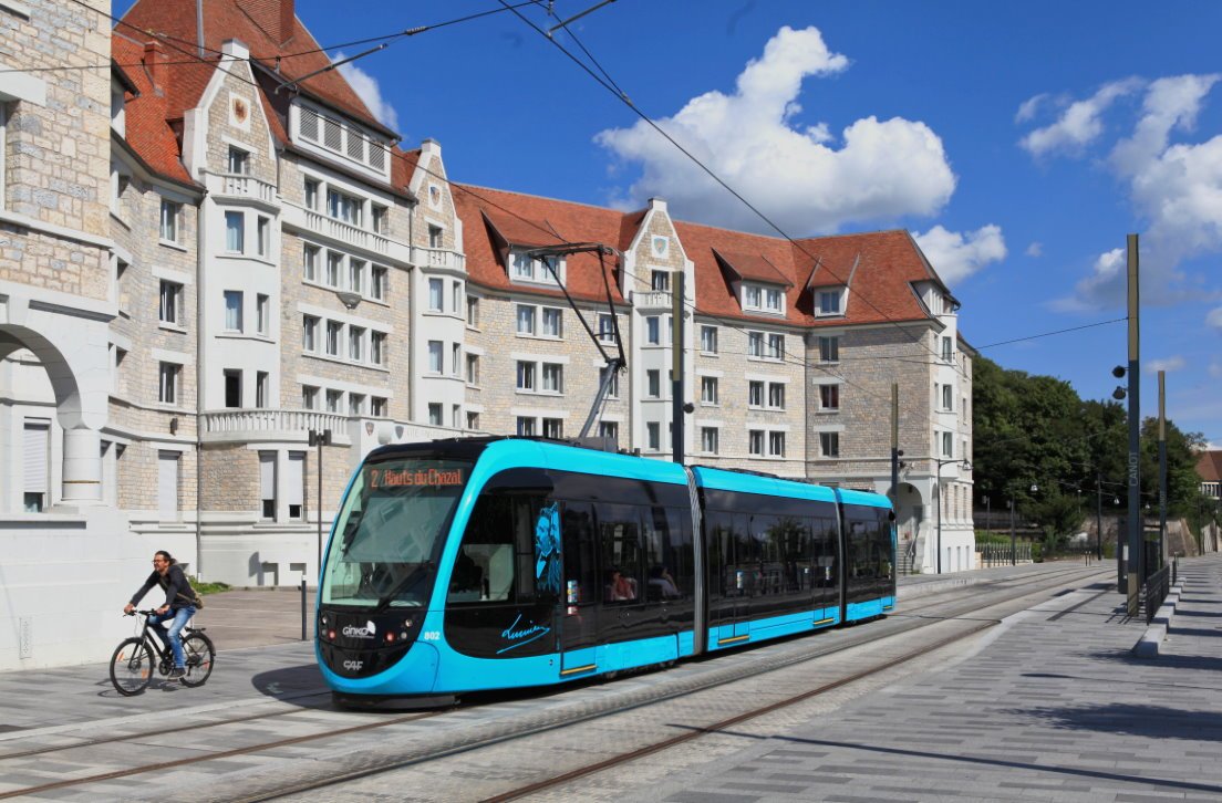 Besançon 802, Quai Veil-Picard, 19.08.2015.
