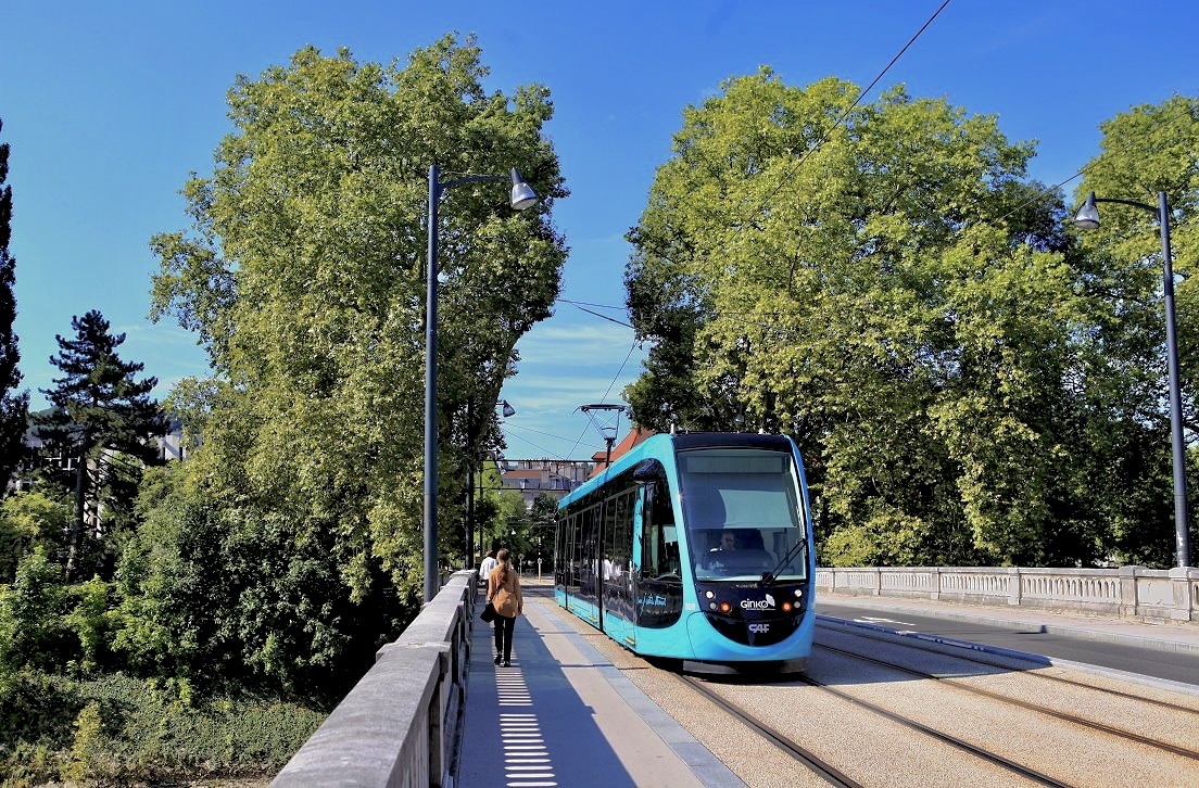 Besançon 808, Pont de la République, 19.08.2015.
