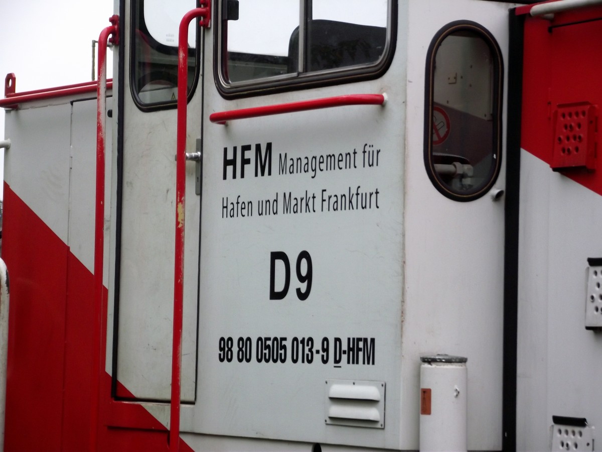 Beschriftung der Lok D9 der Hafenbahn Frankfurt am 11.10.13