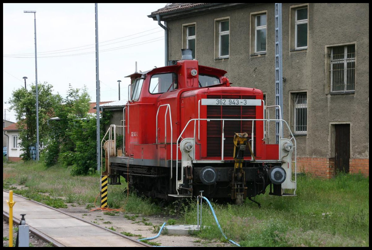 Betriebspause für DB Rangierlok 362943-3 im Grenzbahnhof Frankfurt Oder am 31.05.2007.